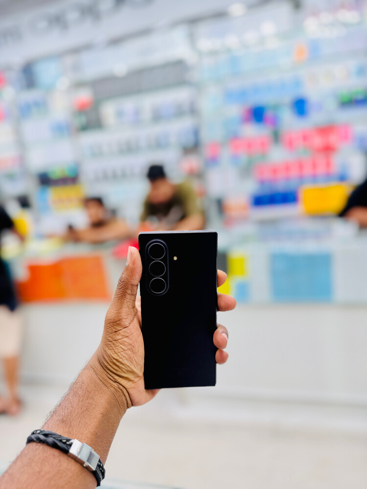 Samsung Galaxy Z Fold 8 Ultra  - 5