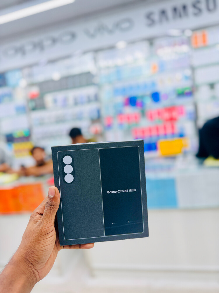 Samsung Galaxy Z Fold 8 Ultra  - 13