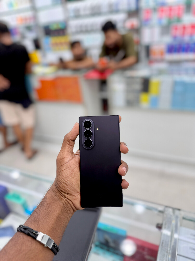 Samsung Galaxy Z Fold 8 Ultra  - 7