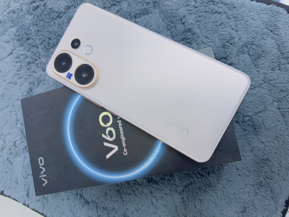 Vivo V60 256/12 - 1