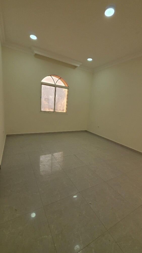 Standalone villa for rent in Umm Sa - 10