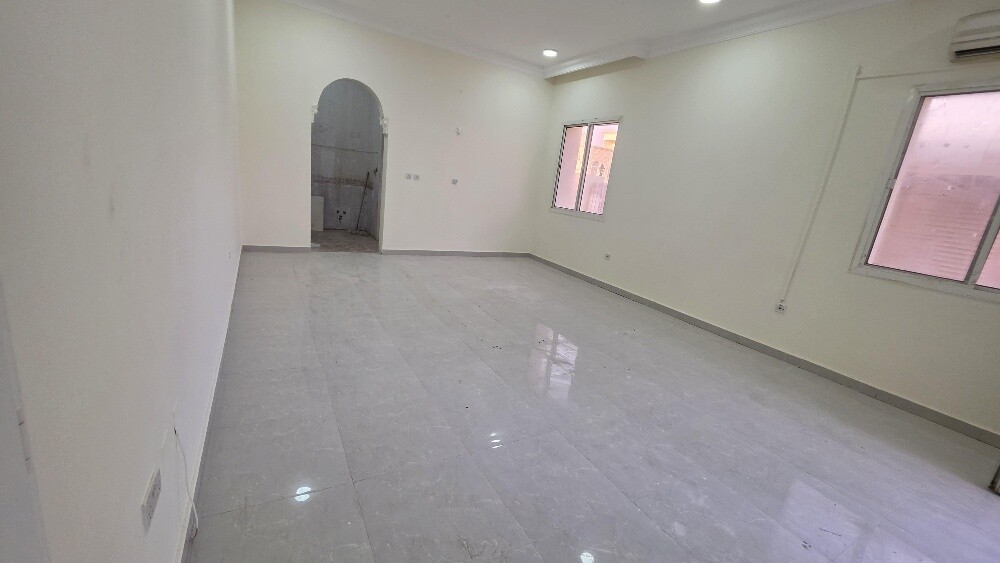 Standalone villa for rent in Umm Sa - 13