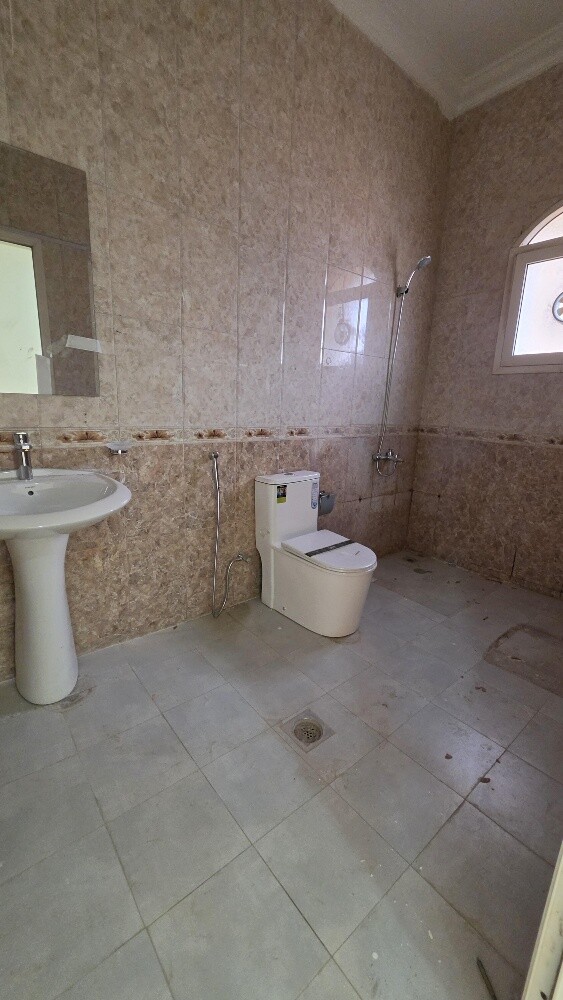 Standalone villa for rent in Umm Sa - 11
