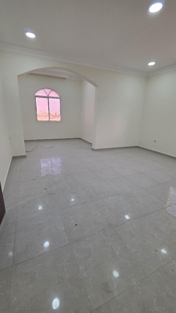 Standalone villa for rent in Umm Sa - 7