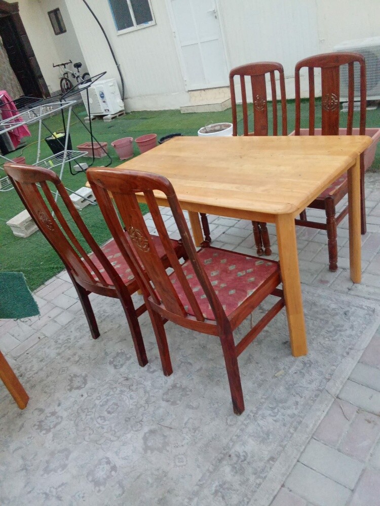 table with 4 chair - 1