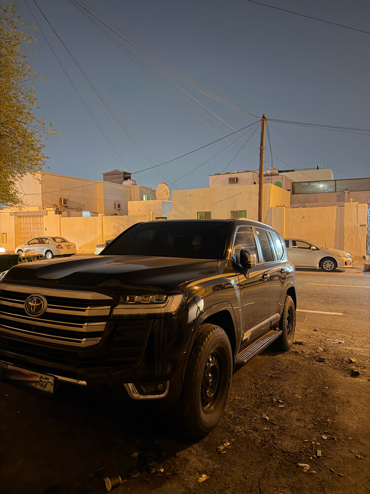 Toyota Land Cruiser - 1