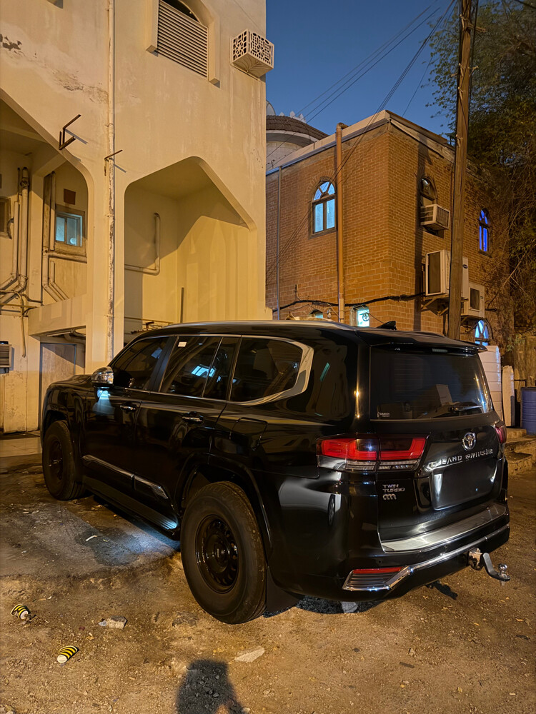 Toyota Land Cruiser - 2