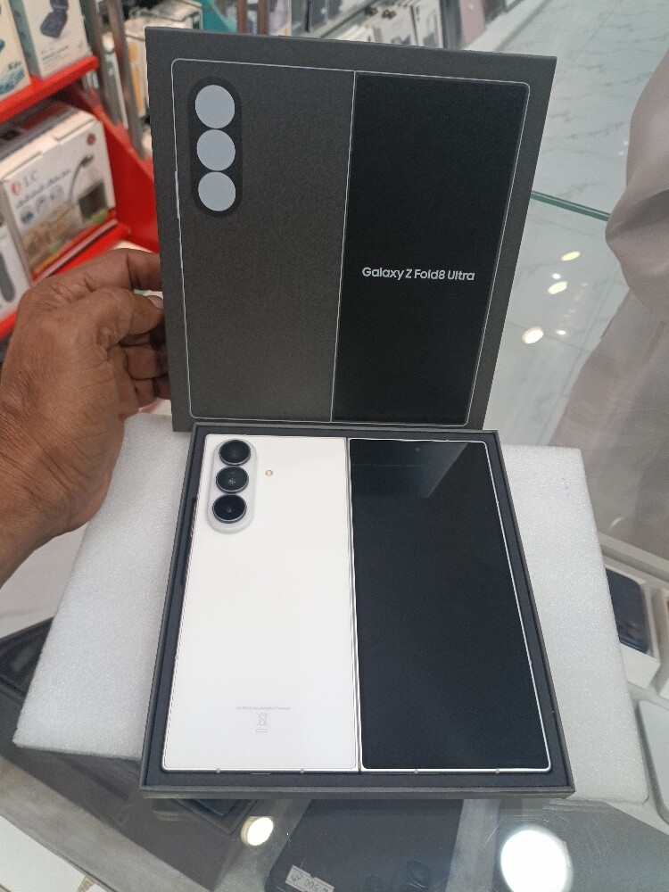 Galaxy Z Fold 8  ultra. 1tb - 1
