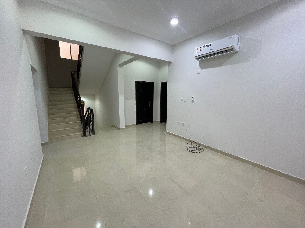 Villa for rent in Umm Qarn, excelle - 14