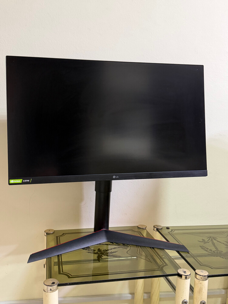 LG  gaming monitor 27 inch   - 2