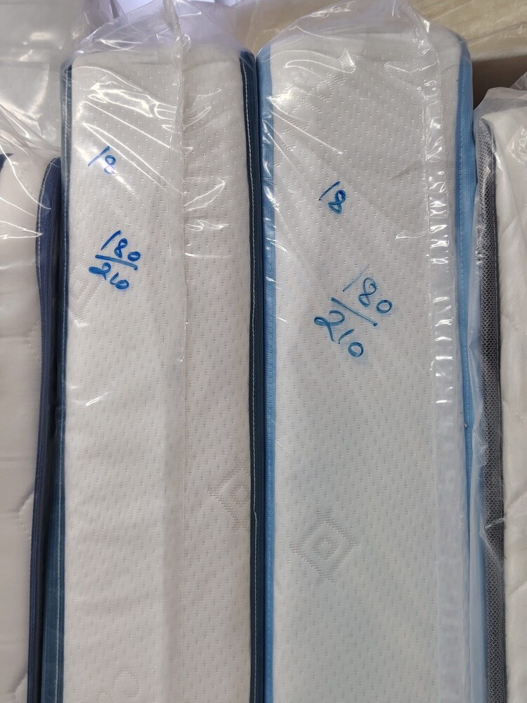 Sofa set selling and making. - 30