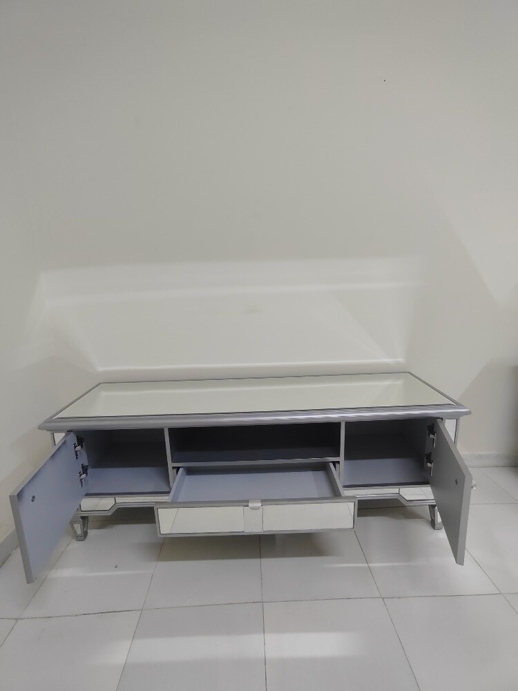 tv table for sell - 2