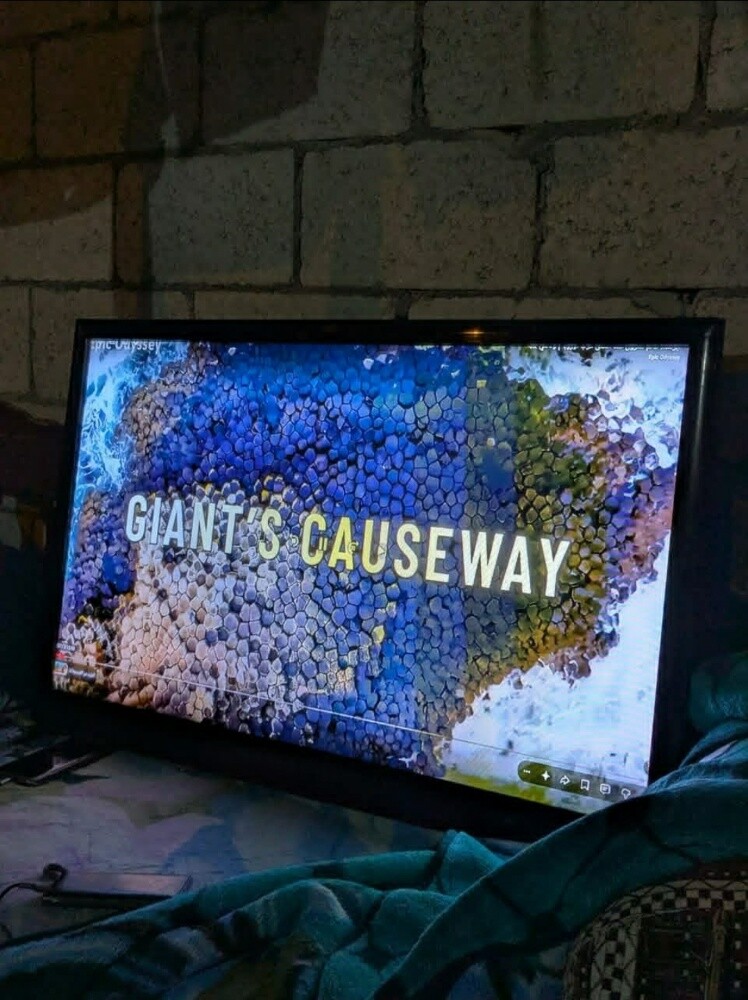 Toshiba 32-inch TV normal - 1