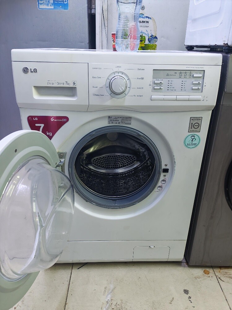 LG 7KG Front Load Washer Direct - 4
