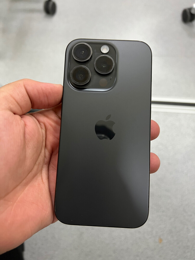 iPhone 15 Pro - 1