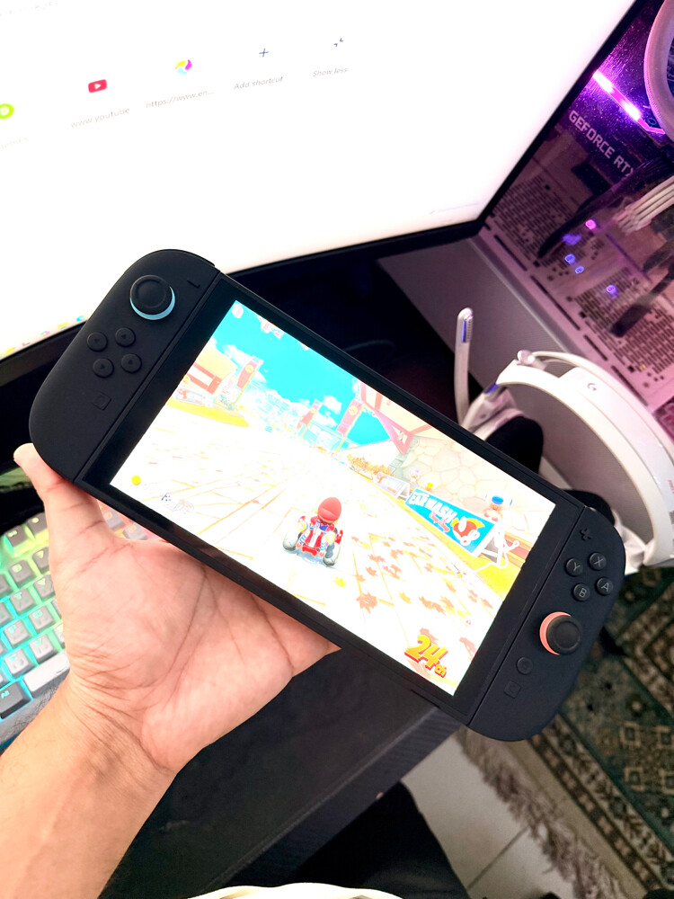 Nintendo Switch 2 with complete acc - 1