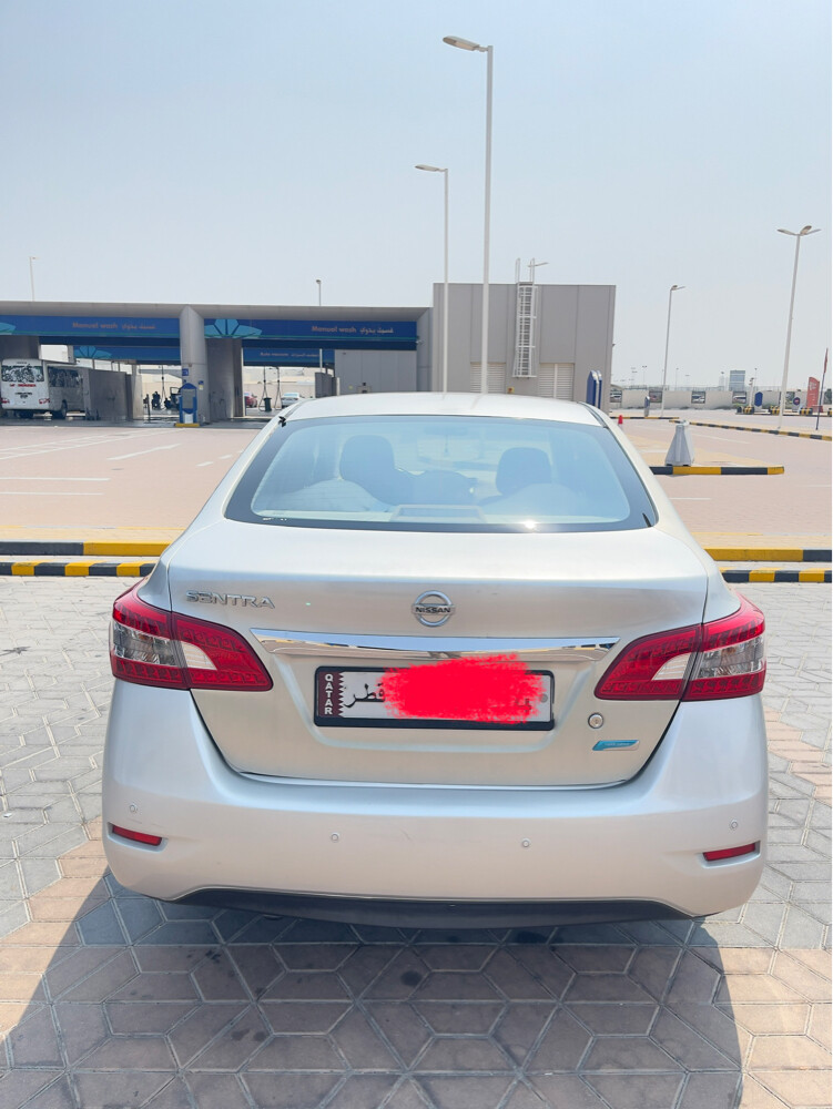 Nissan Sentra  - 4