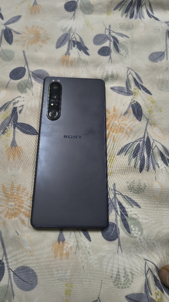 SONY XPERIA 1 III - 1