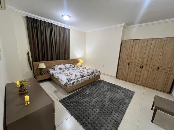 Fully Furnished 2BHK near Corniche - 4