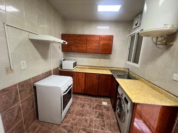 Fully Furnished 2BHK near Corniche - 6