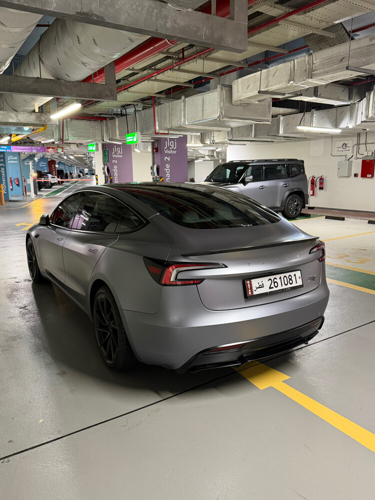 Tesla model 3 - 4