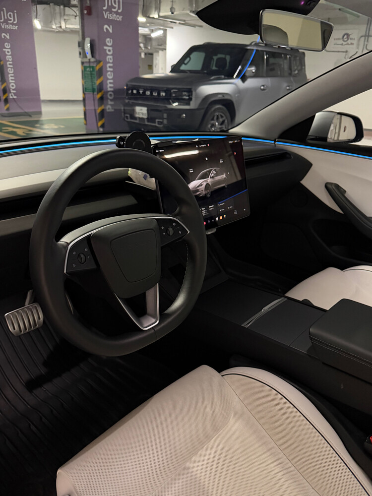 Tesla model 3 - 7