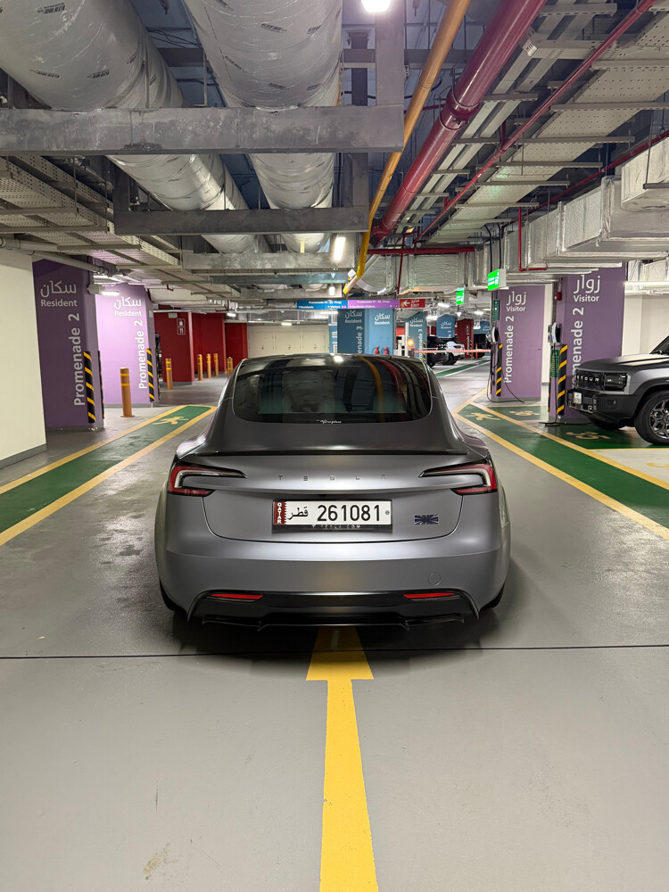 Tesla model 3 - 3