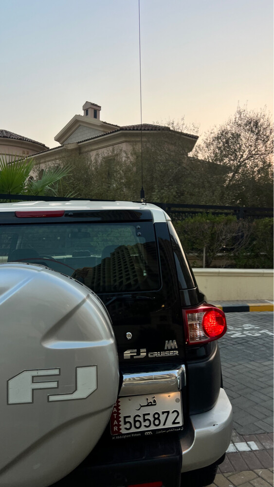 very good condition  fj cruiser - 8