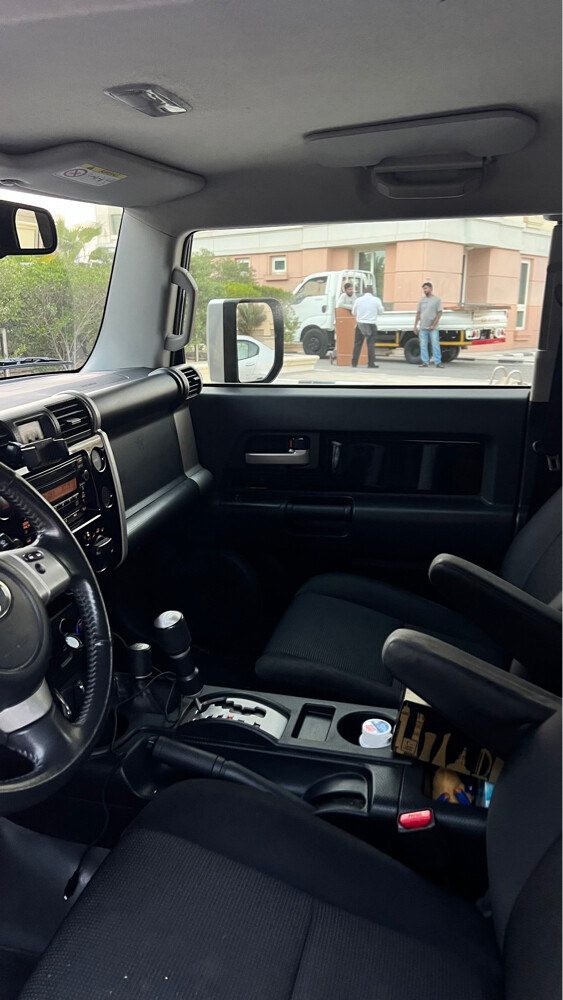 very good condition  fj cruiser - 4