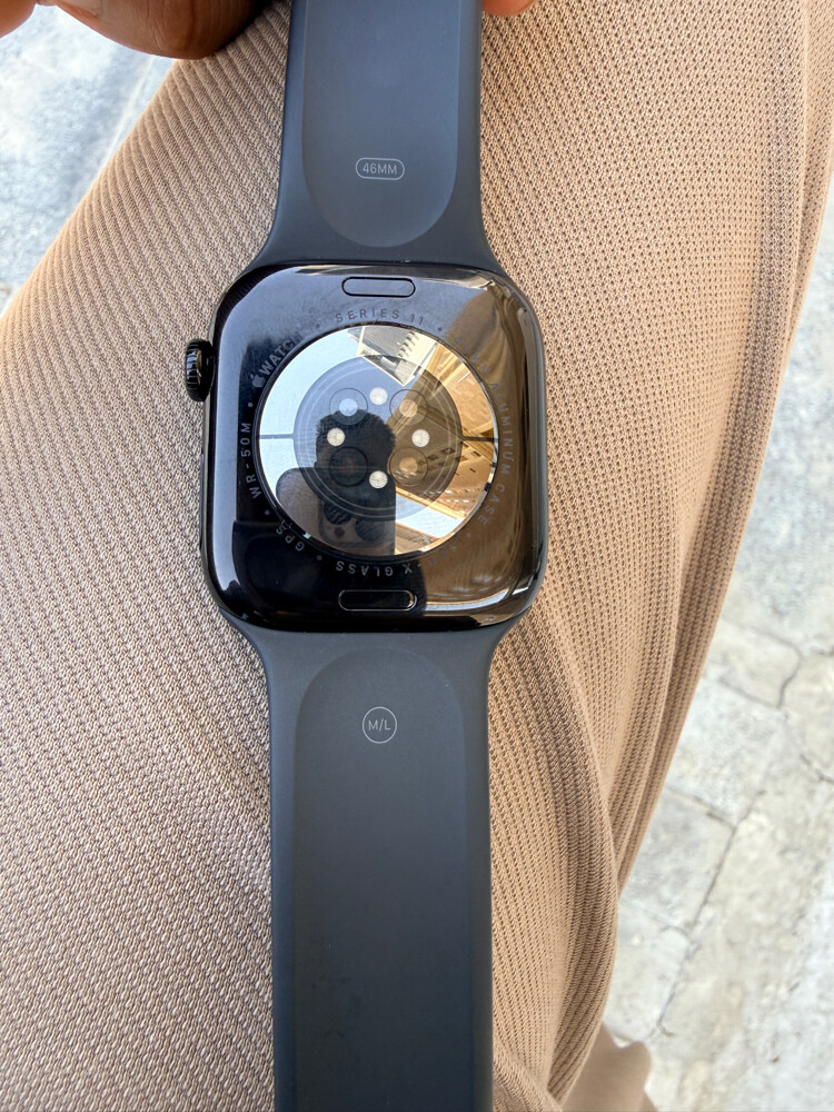 Apple Watch series 11 46MM JET BLACK 64 capacity GPS. - 3