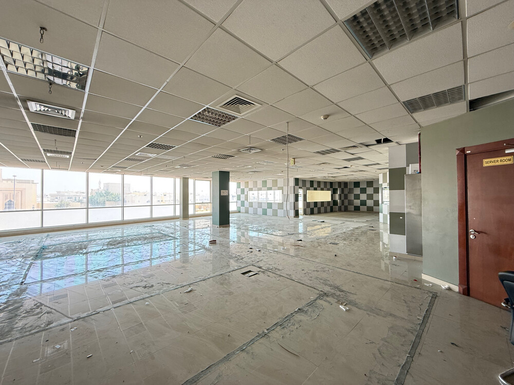 Big office in Cring - 1