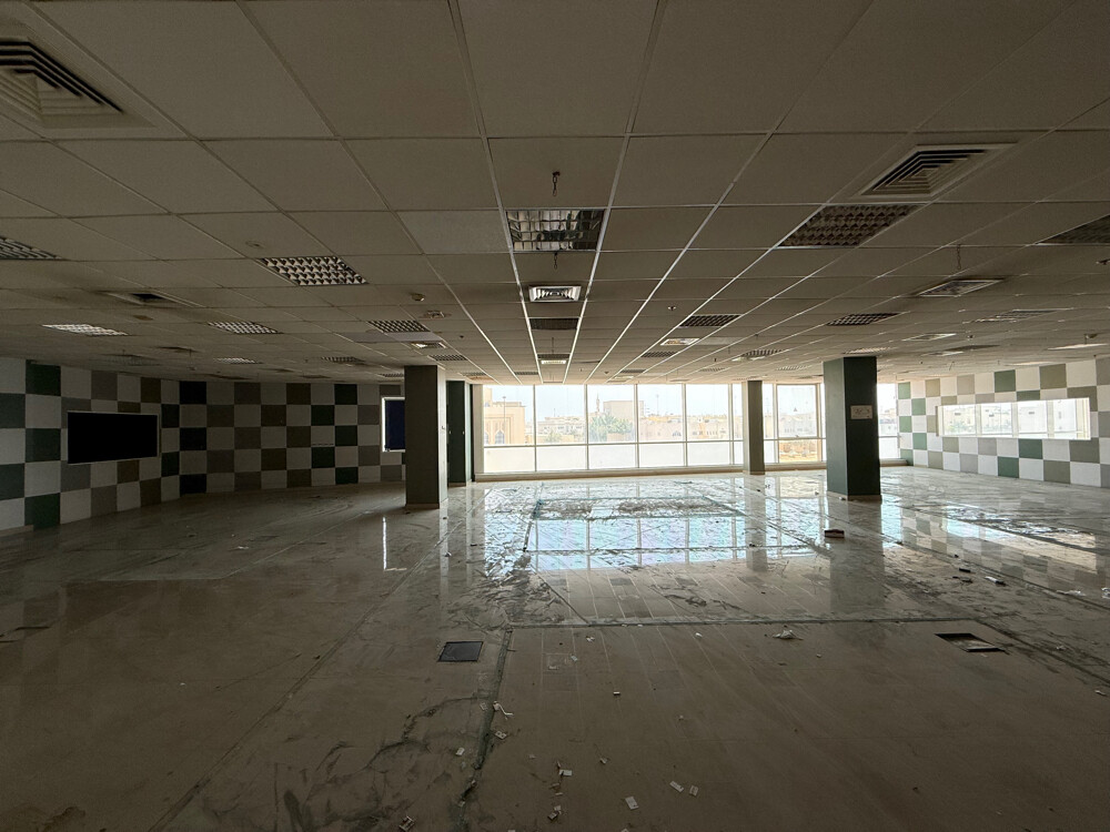 Big office in Cring - 12