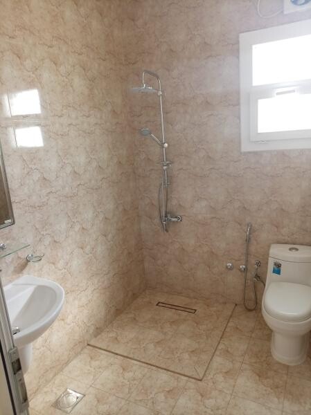 Brand-new villa in Umm Al-Amd. - 10