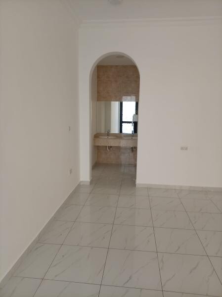 Brand-new villa in Umm Al-Amd. - 3
