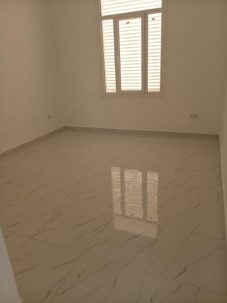 Brand-new villa in Umm Al-Amd. - 7