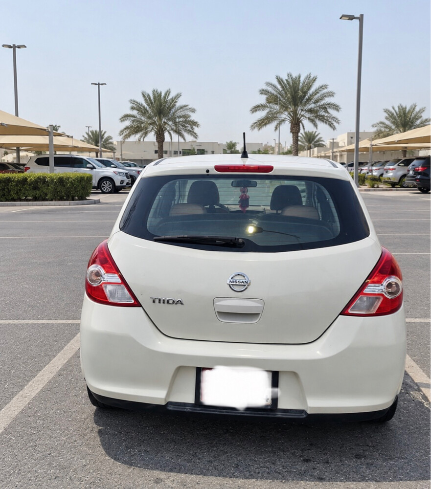 2009 nissan tida  - 4