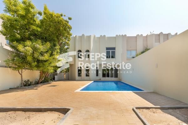 Renovated Villa in West Bay Lagoon - 1