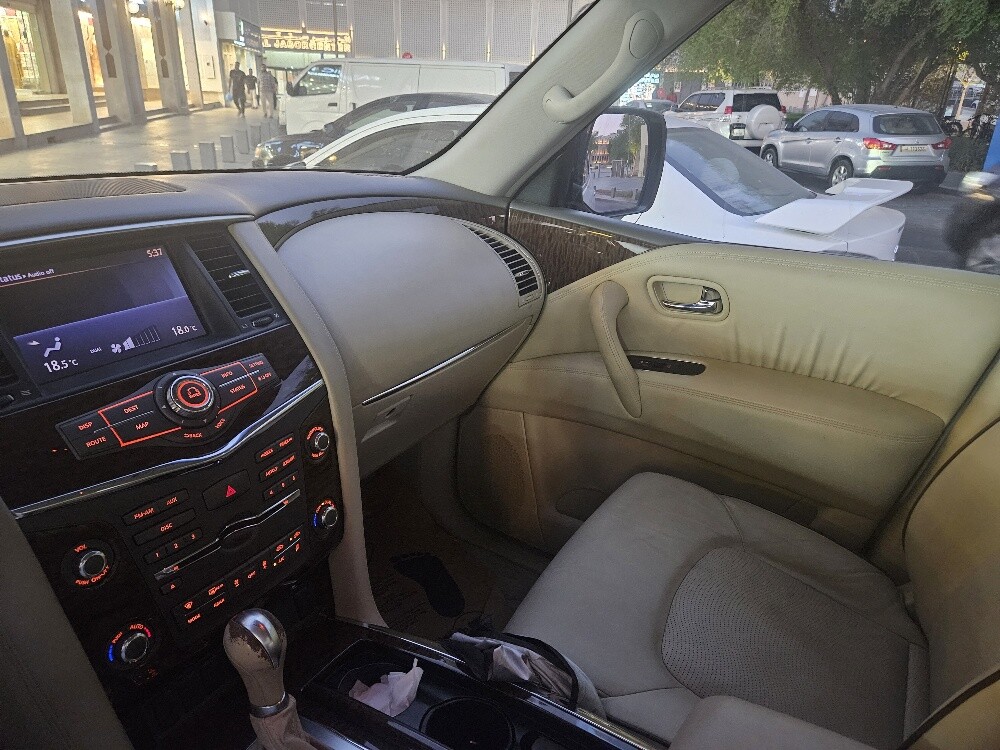 Nissan Patrol Platinum SE - 11