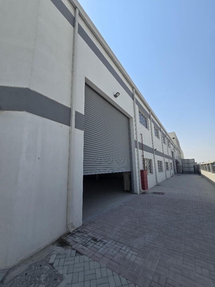 For rent workshop in industrial are - 15