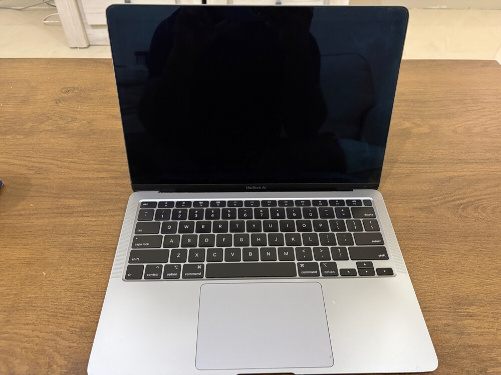 Used Apple MacBook Air - 1