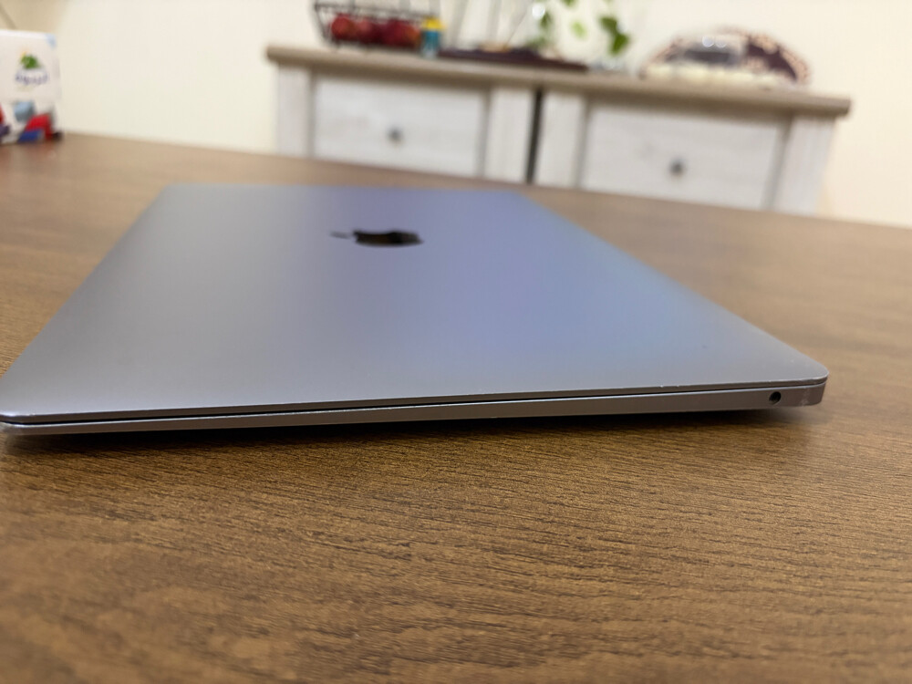 Used Apple MacBook Air - 4