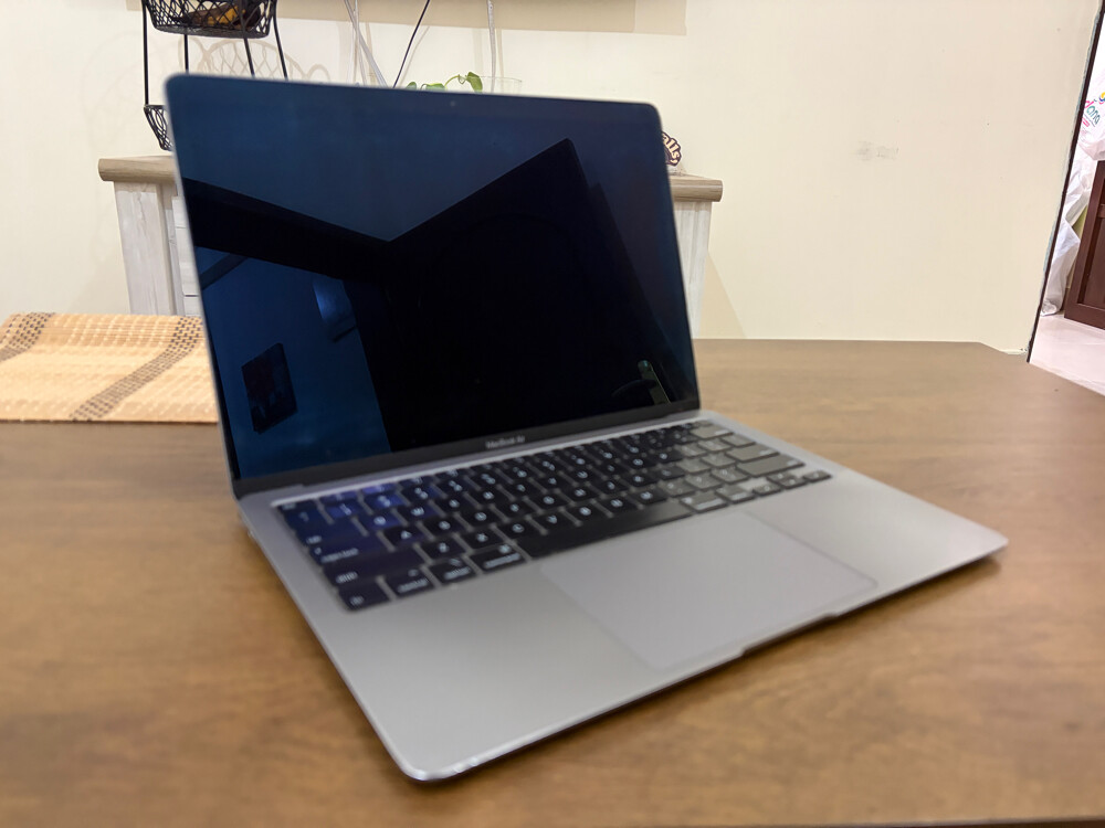 Used Apple MacBook Air - 2