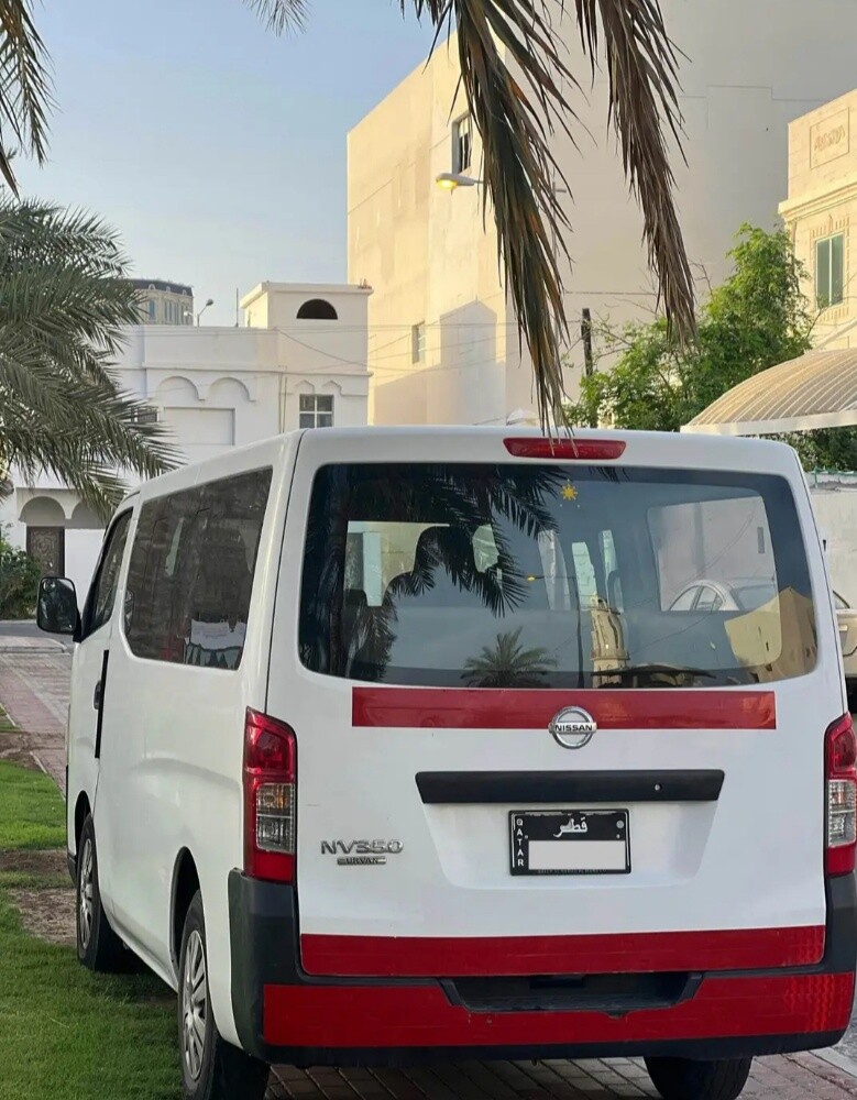 باص حديث لتوصيل الافراد و الشركات - 3