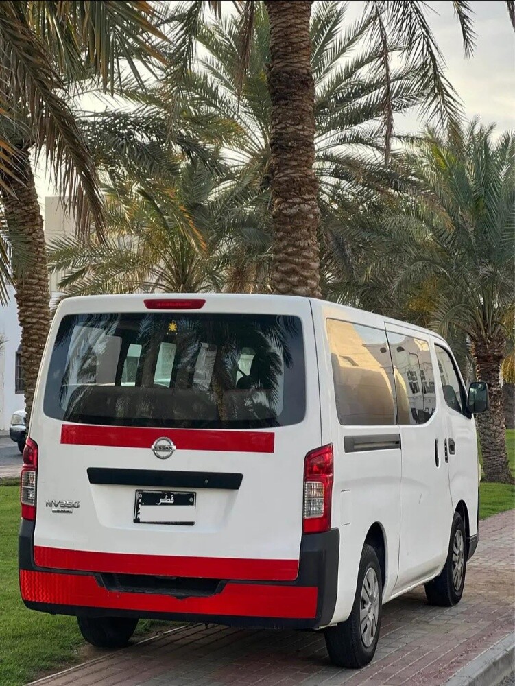 باص حديث لتوصيل الافراد و الشركات - 2