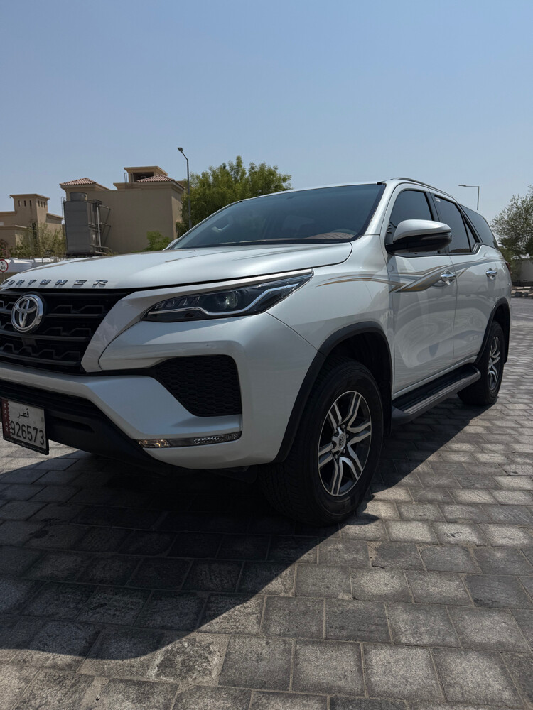 toyota fortuner - 2