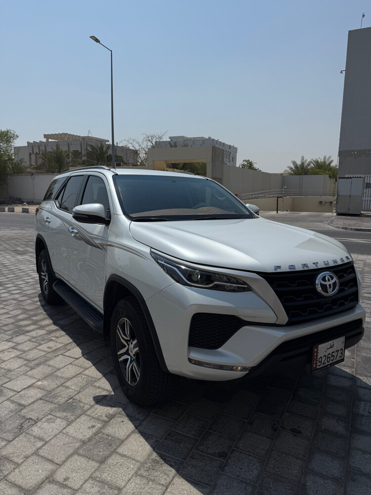 toyota fortuner - 1