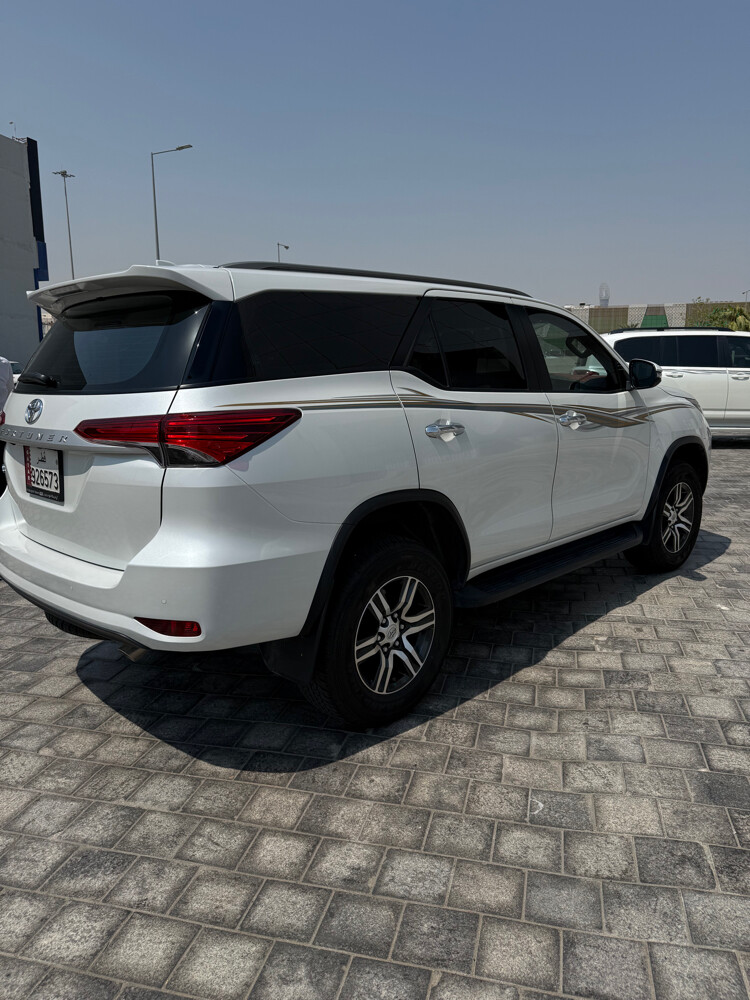 toyota fortuner - 7