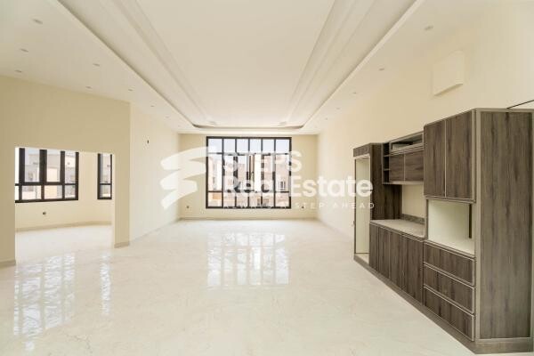 Modern Villa for sale in Umm Qarn - 2