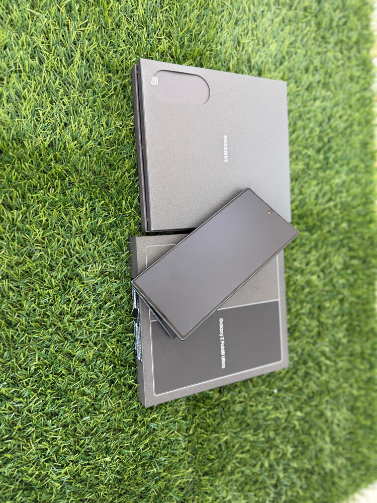 Samsung Z fold 8 ultra 512gb - 5