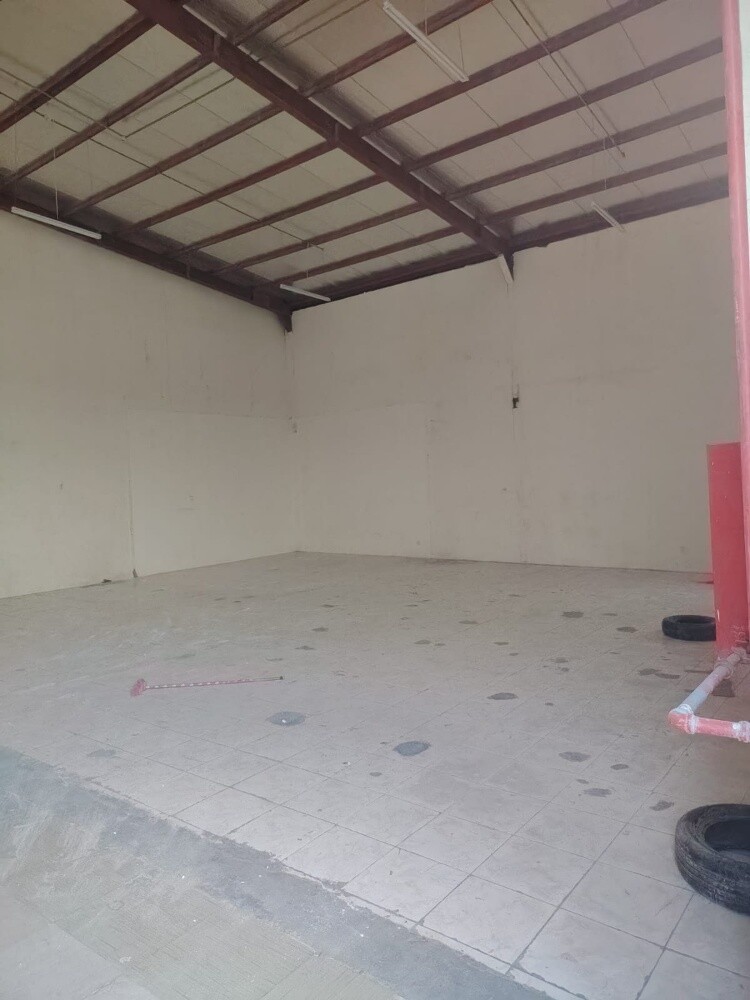 store for rent - 2